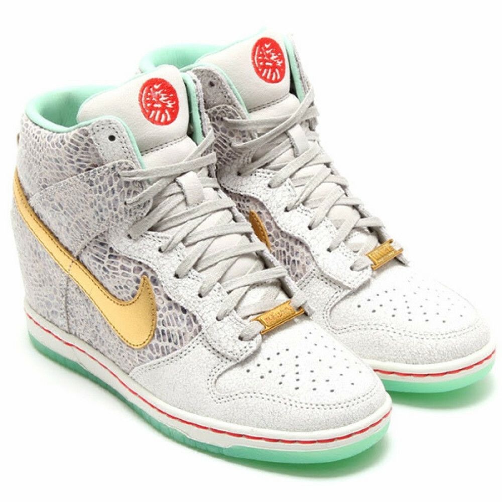 Nike Dunk Sky High "Rare" Year Of The Horse women’s size 6.5
